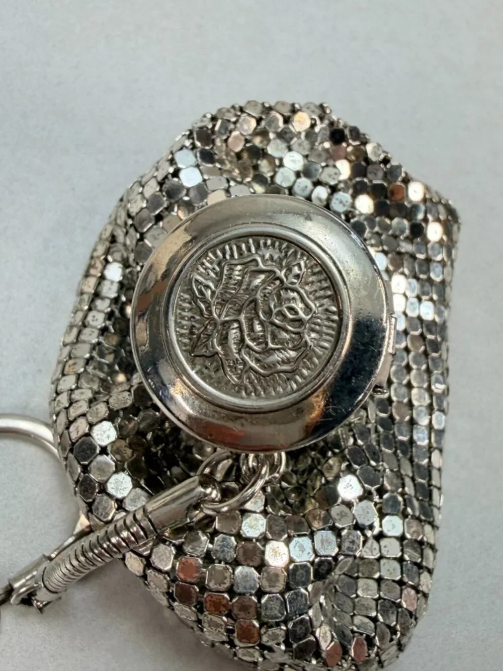 Vintage Silver Tone Mesh Coin Purse Keychain Kiss Lock Mini Change Purse
